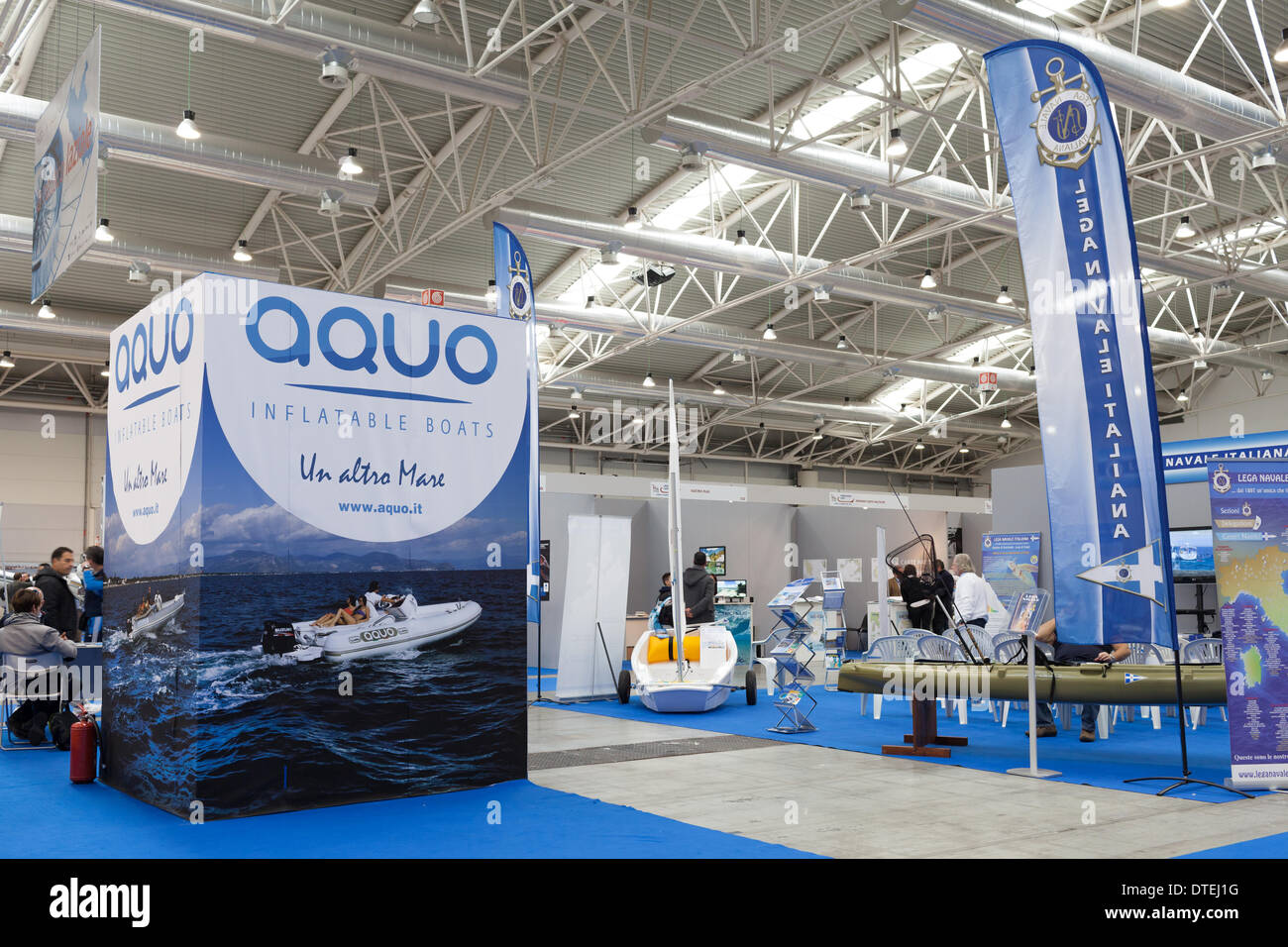 Roma, Italia - 16 febbraio 2014: Alla Fiera di Roma durante il Big Blue Expo, lo stand di Aquo presentando il loro ultimo modello di imbarcazioni gonfiabili. Credito: Corina Daniela Obertas/Alamy Live News Foto Stock