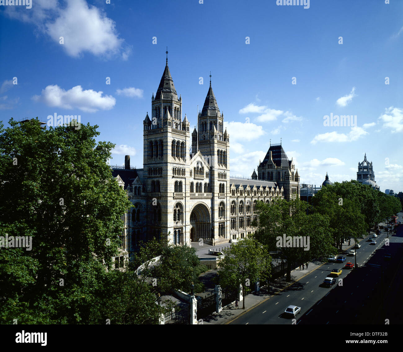 Ingresso principale e Cromwell Road facciata del Museo di Storia Naturale di Londra Foto Stock