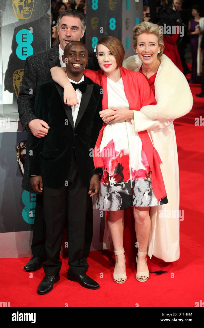 Londra, Regno Unito. 16 feb 2014. Emma Thompson con la figlia Gaia saggi, figlio Tindyebwa Agaba e marito Greg Wise frequentando il 67th British Academy Film Awards presso la Royal Opera . Credito: dpa picture alliance/Alamy Live News Foto Stock