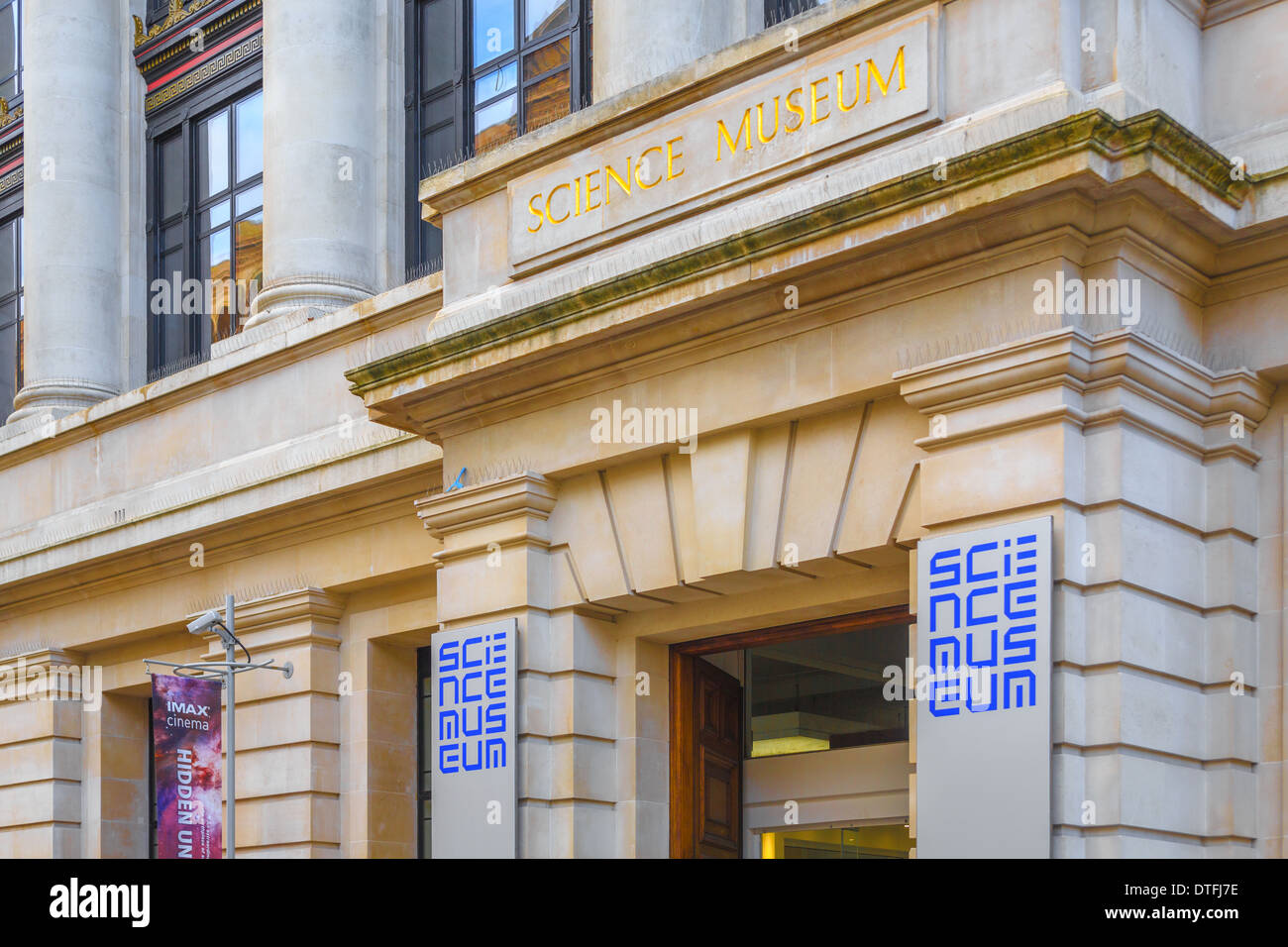 London Science Museum ingresso museo con loghi. in Exhibition Road. Foto Stock