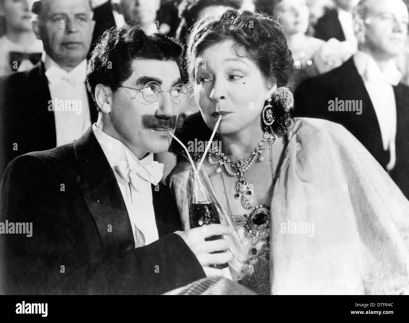 Al circo 1939 MGM film con Groucho Marx e Margaret Dumont Foto Stock