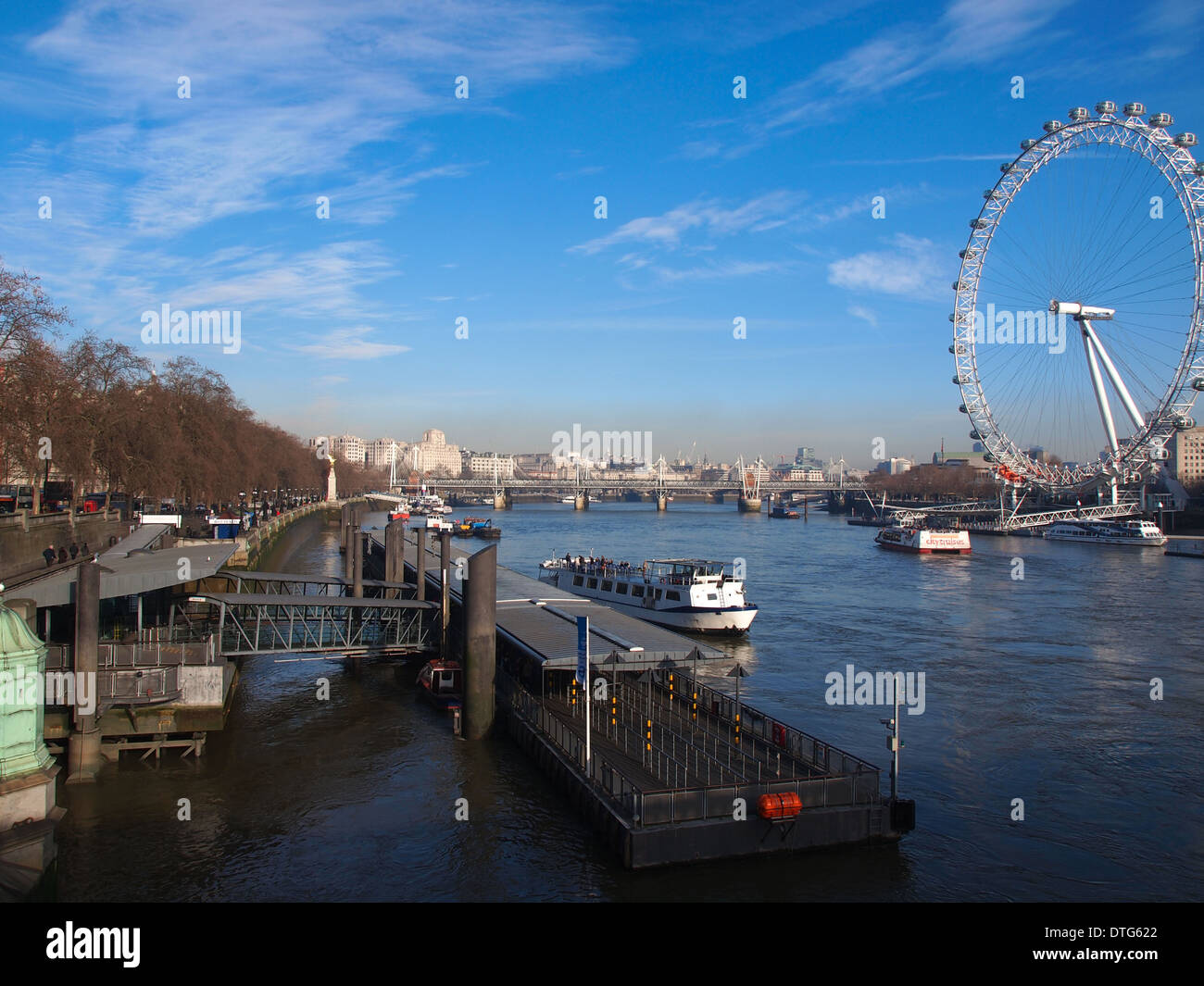 London eye sul Tamigi Foto Stock