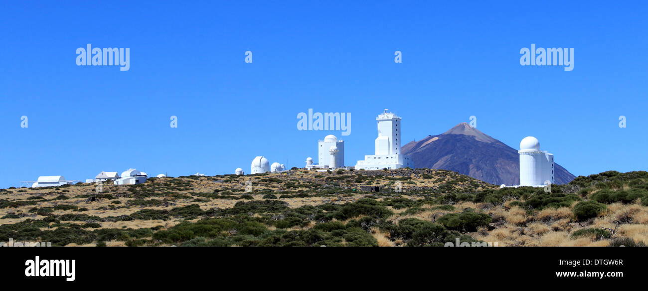 Isole Canarie - Tenerife - osservatorio in background: Pico del Teide Foto Stock