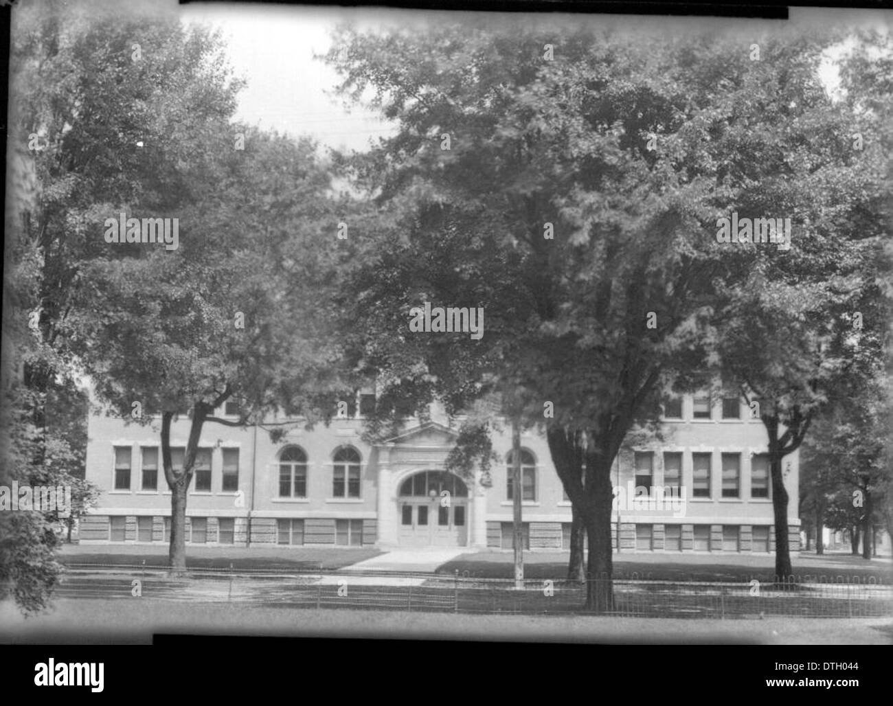 Parzialmente oscurata vista dell'edificio. n.d. Foto Stock