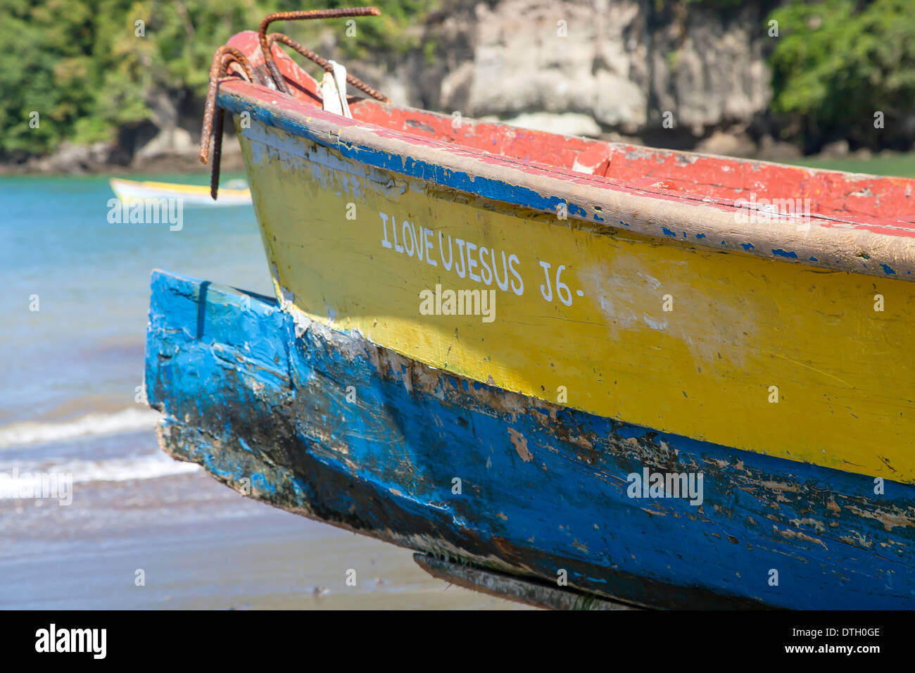 Piccola barca da pesca in attesa che la marea Foto Stock