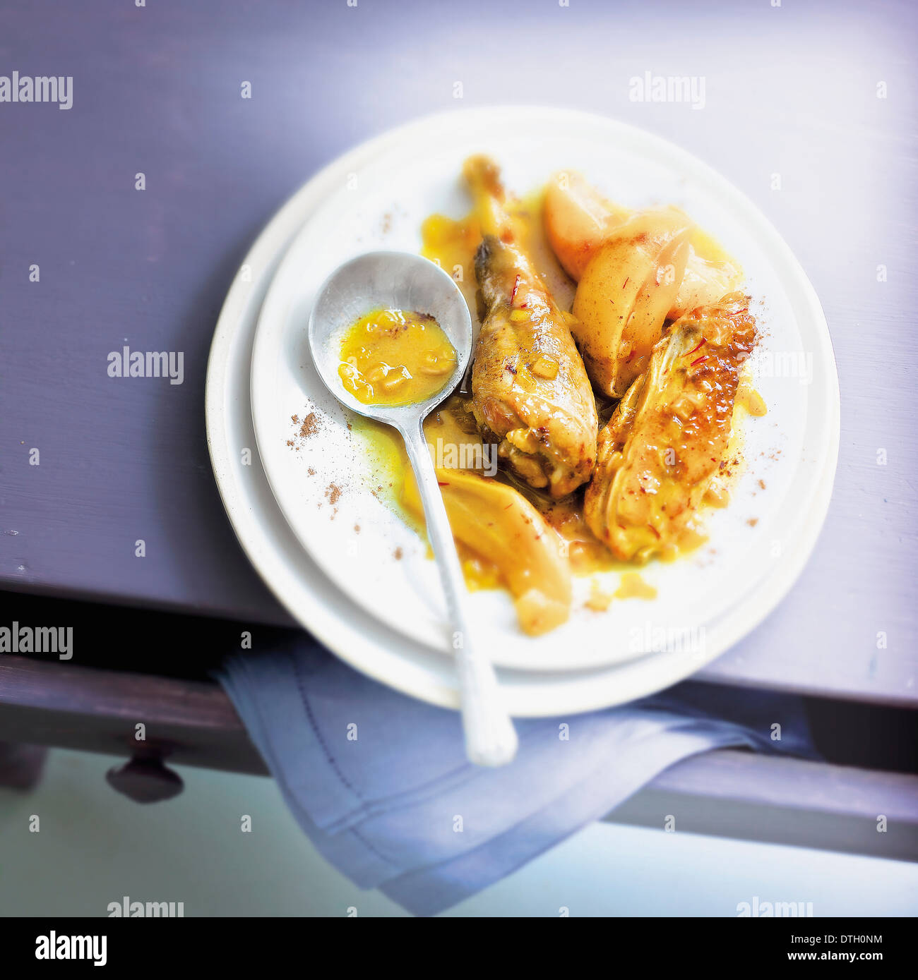 Fagiano e mele cotogne tajine Foto Stock