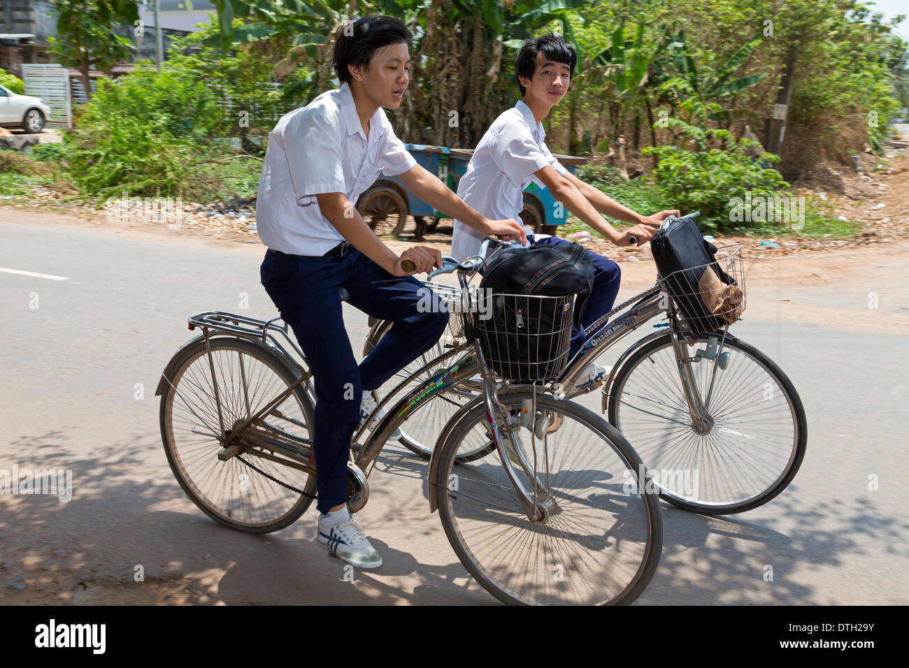 Il traffico di biciclette a Tay Ninh, Vietnam Foto Stock