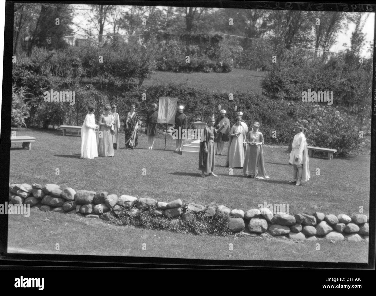 L'evento del Tree Day del 1927 al Western College di Oxford, Ohio, ha evidenziato le produzioni teatrali all'aperto e il ruolo delle donne nell'istruzione, mostrando l'impegno dell'università per l'arte e la cultura. Foto Stock