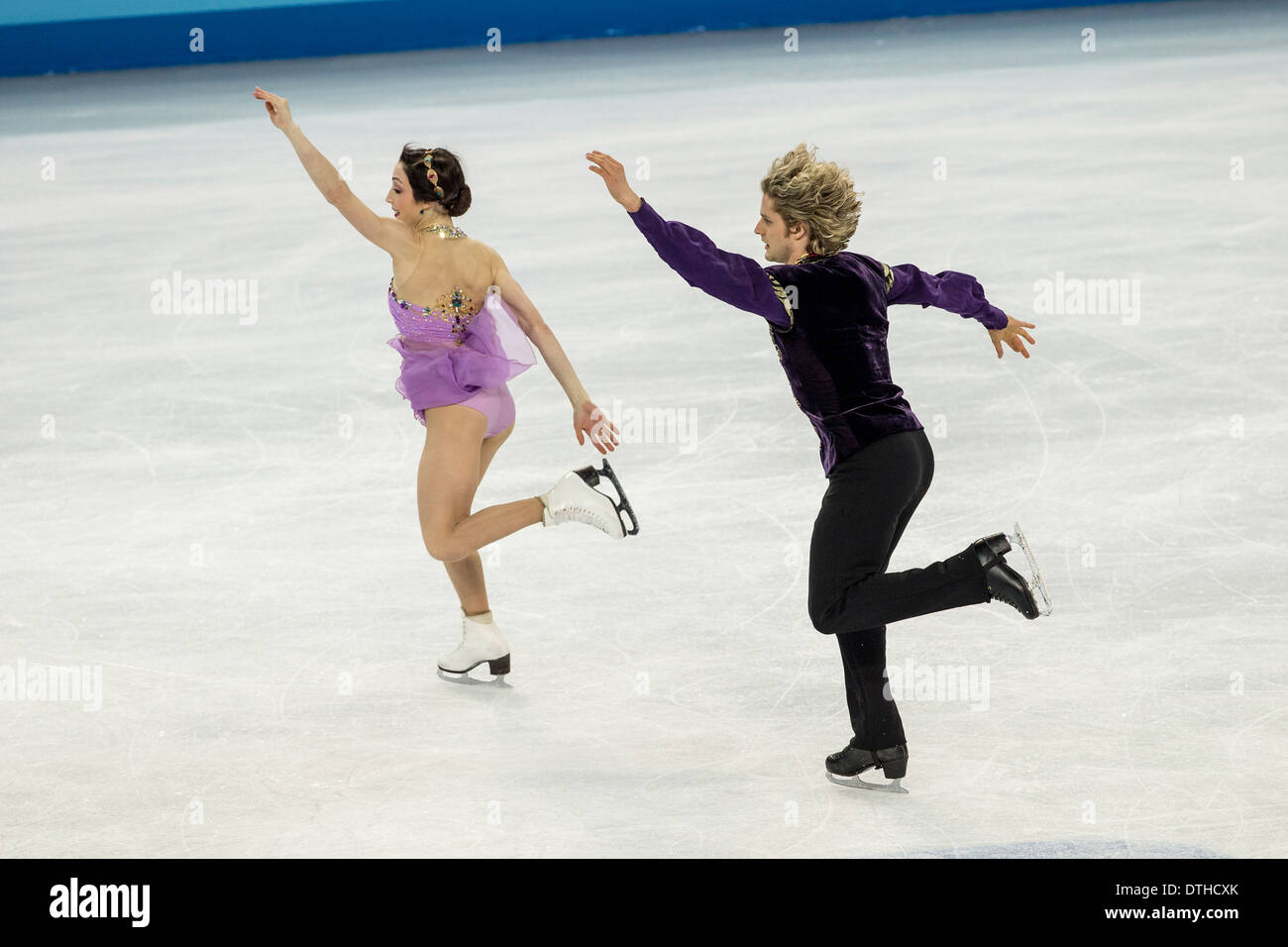 Meryl Davis e Charlie White (USA) esecuzione nella danza libera a vincere la prima medaglia d'oro per gli Stati Uniti nella danza su ghiaccio Foto Stock