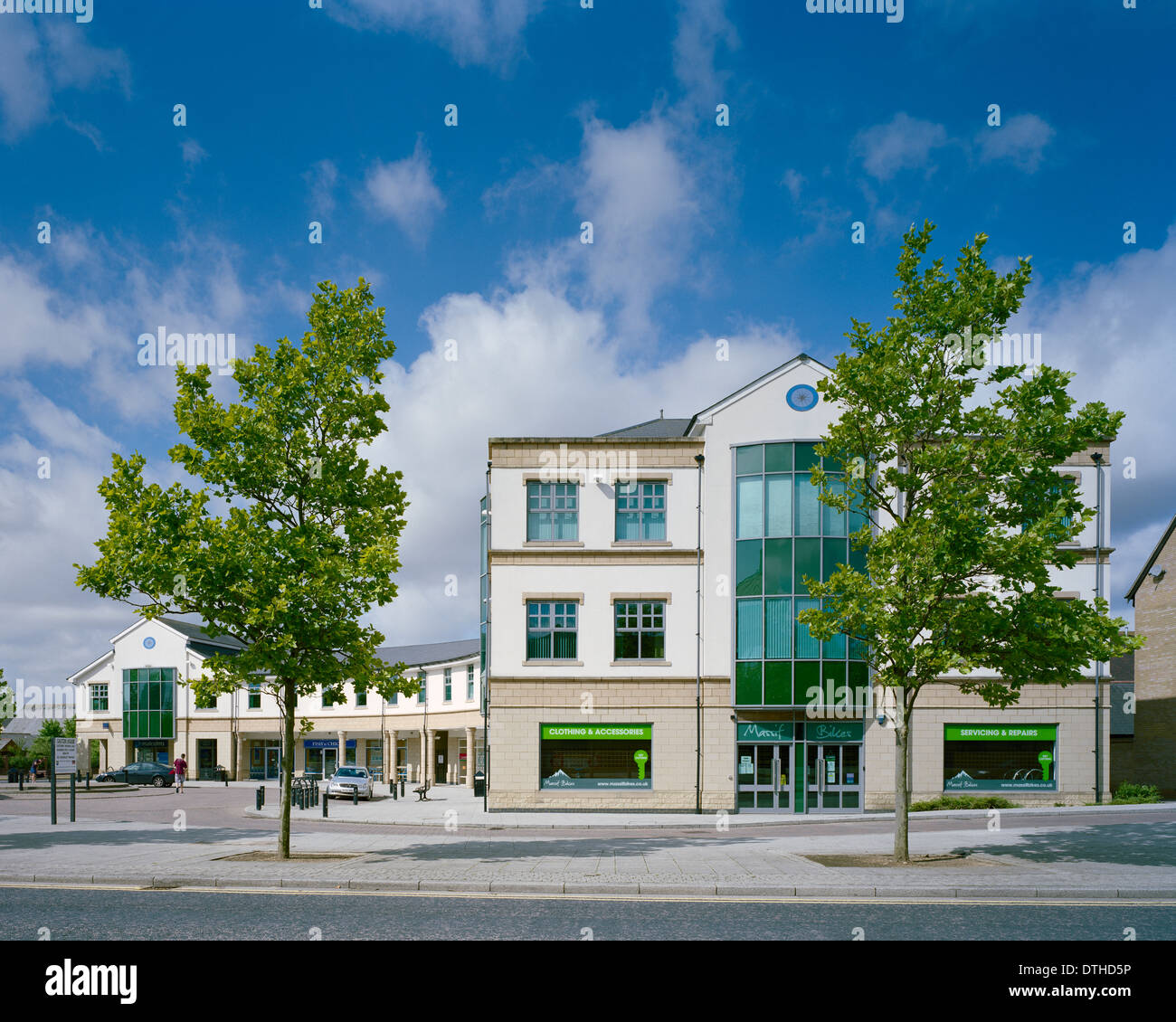 Caxton House shopping center in Great Cambourne Cambridgeshire Foto Stock