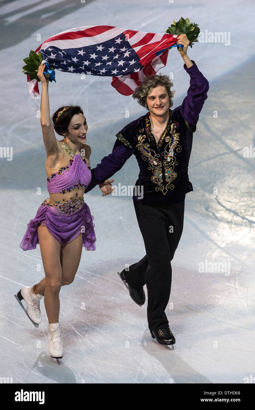 Meryl Davis e Charlie White (USA) esecuzione nella danza libera a vincere la prima medaglia d'oro per gli Stati Uniti nella danza su ghiaccio Foto Stock