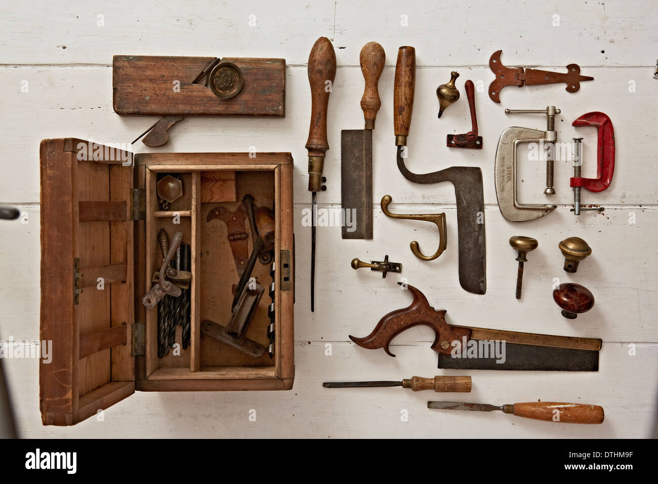 Vecchi strumenti in legno falegname falegnameria toolbox di