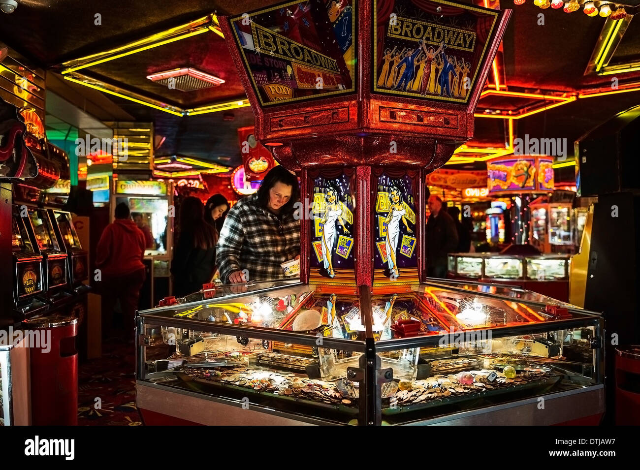 L'interno di una sala giochi a Southend. Foto Stock