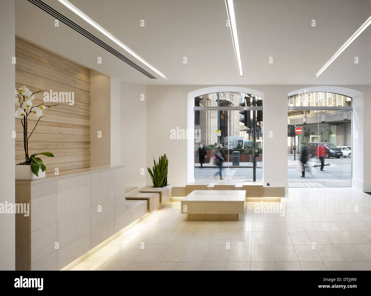 Area di ricevimento di edificio commerciale, King Street, Leeds, Yorkshire. Foto Stock
