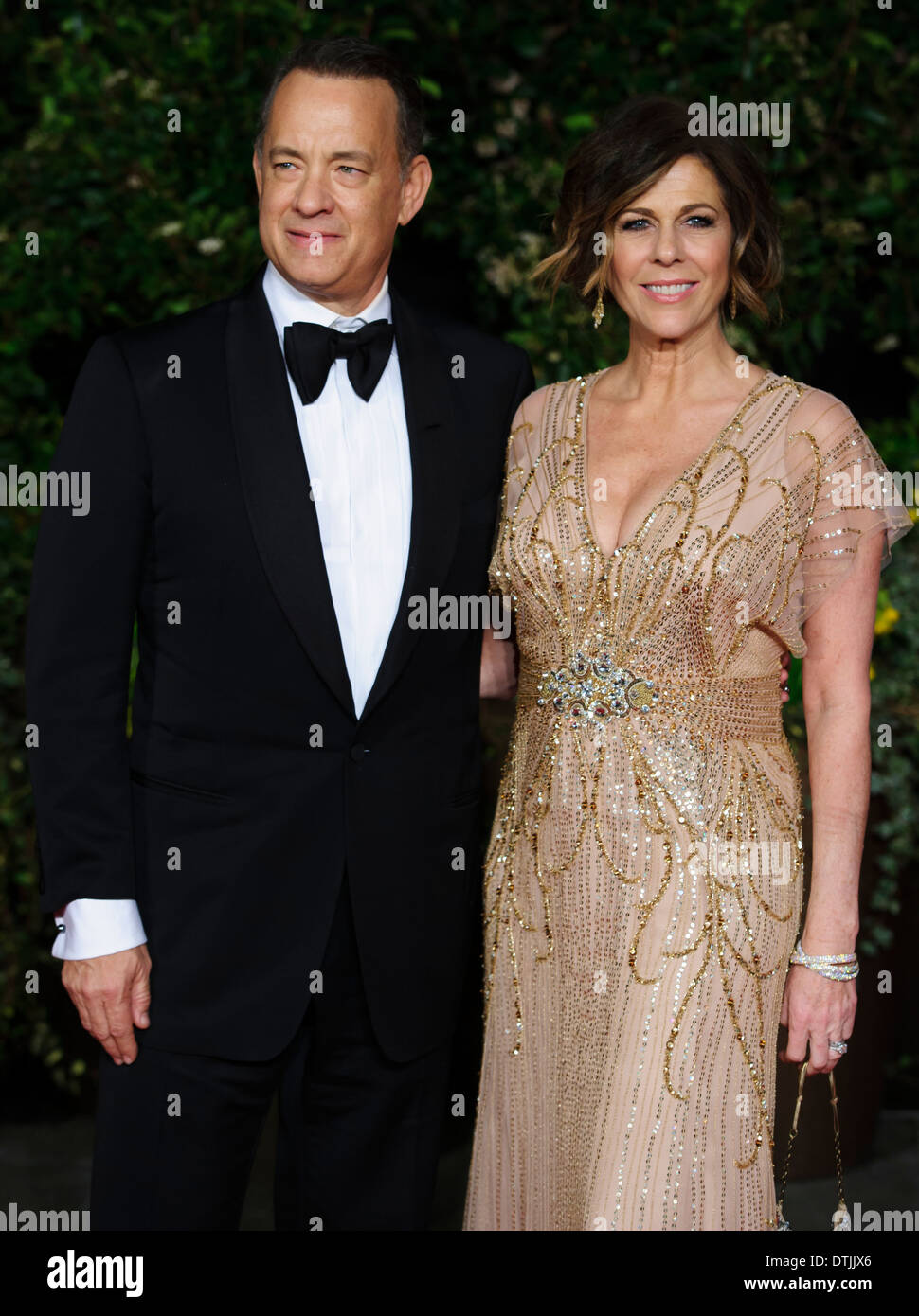 Tom Hanks e Rita Wilson arriva per il British Academy Film Awards 2014 dopo essere partito al Grosvenor Hotel. Foto Stock