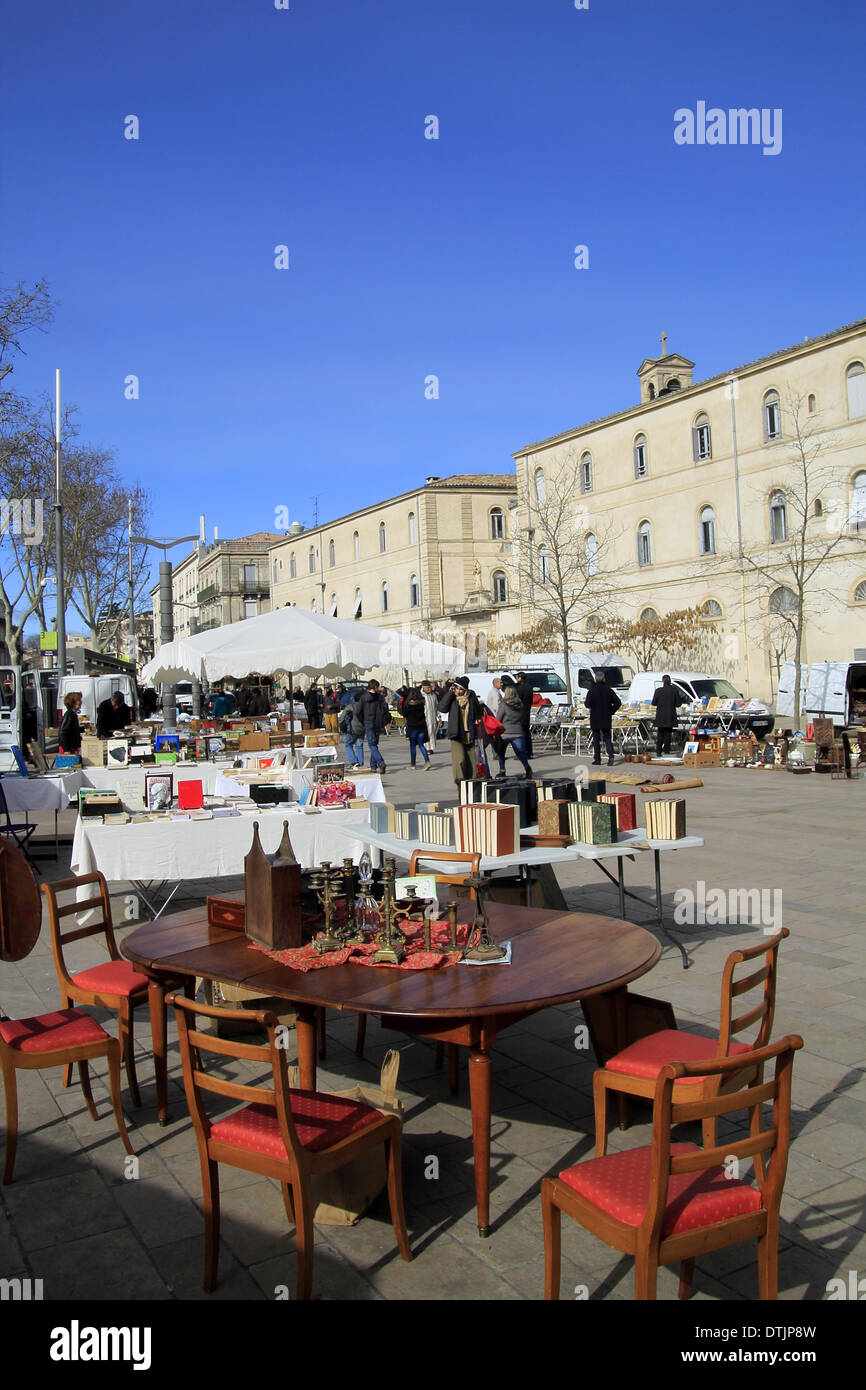 Montpellier, Francia, 19 febbraio 2014. Piano Cabane, antichi Brocante mercato ogni mercoledì in piazza © Digitalman/Alamy Live News Foto Stock