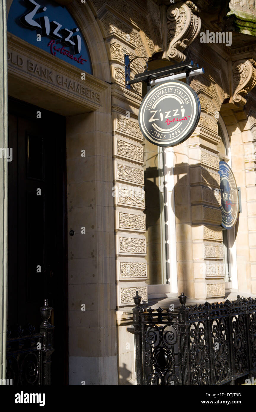 Zizzi Ristorante Italiano, High Street, Cardiff, Galles. Foto Stock