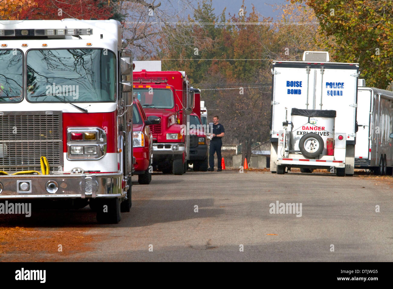 Motori Fire e unità di bomba sulla scena di un materiali esplosivi incidente a Boise, Idaho, Stati Uniti d'America. Foto Stock