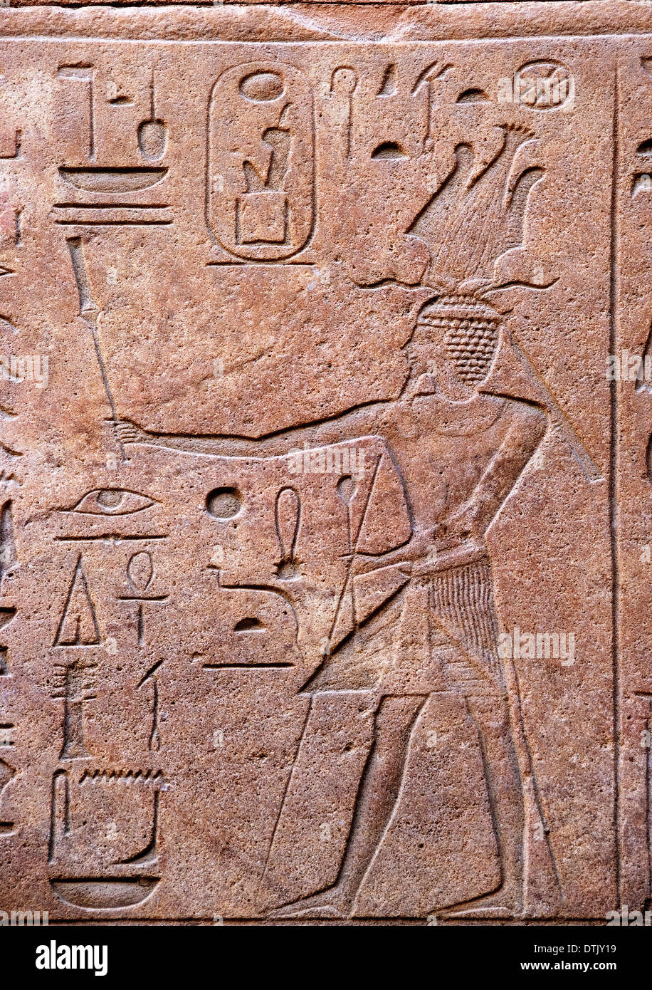 Incisi blocchi costituenti parte del ricostruito cappella rossa o Chapelle Rouge della Regina Hatshepsut in Open Air Museum Karnak Foto Stock