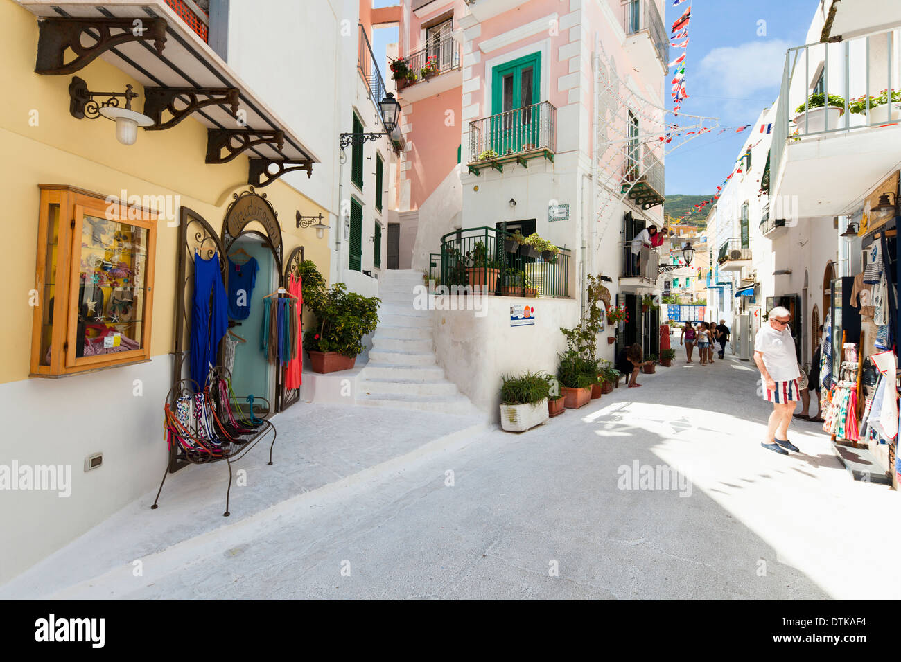 Passeggiata Shopping di Ponza Foto Stock