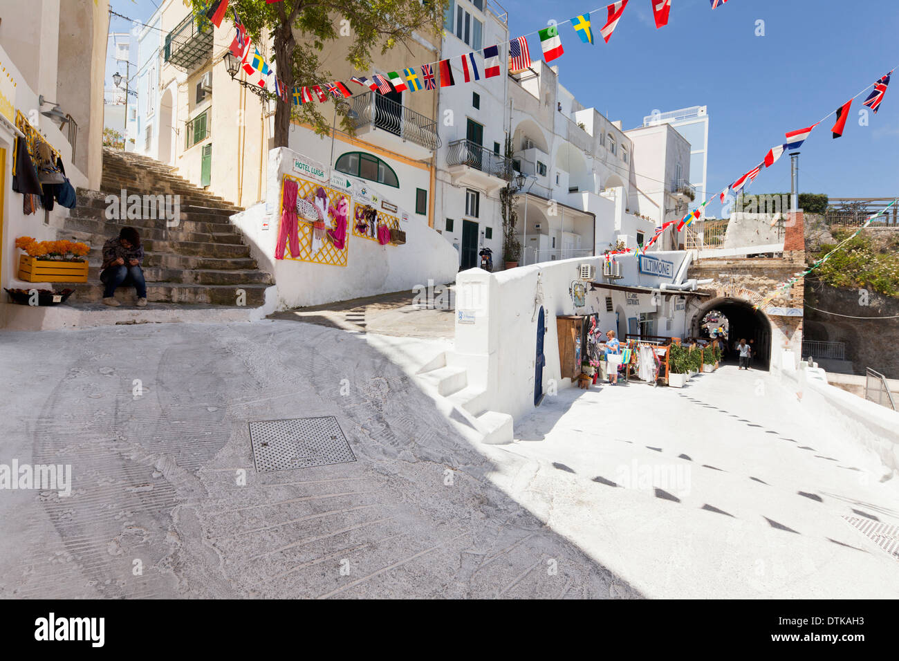 Passeggiata Shopping di Ponza Foto Stock