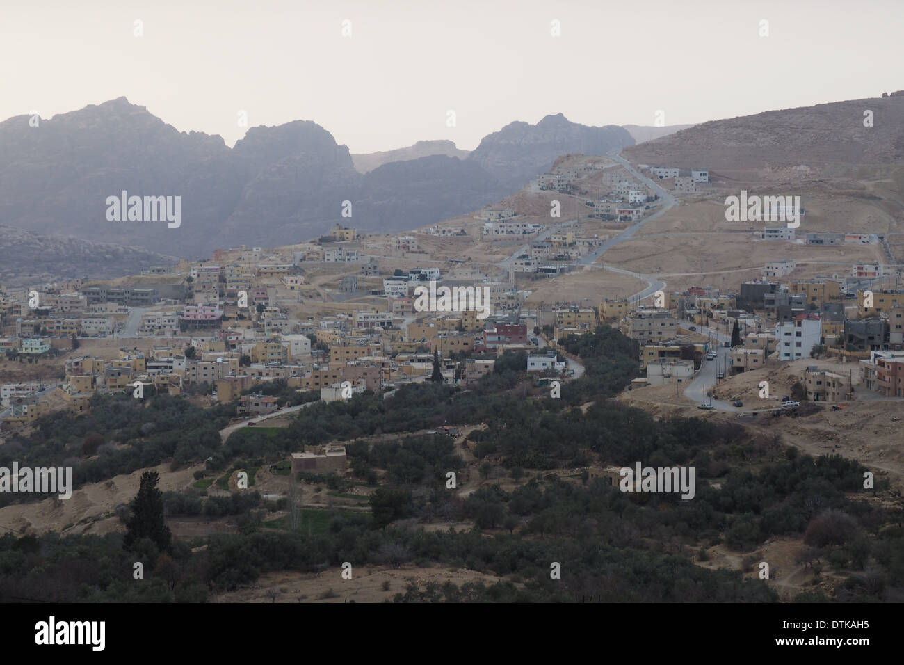 Wadi Musa township al di fuori di Petra Giordania Foto Stock