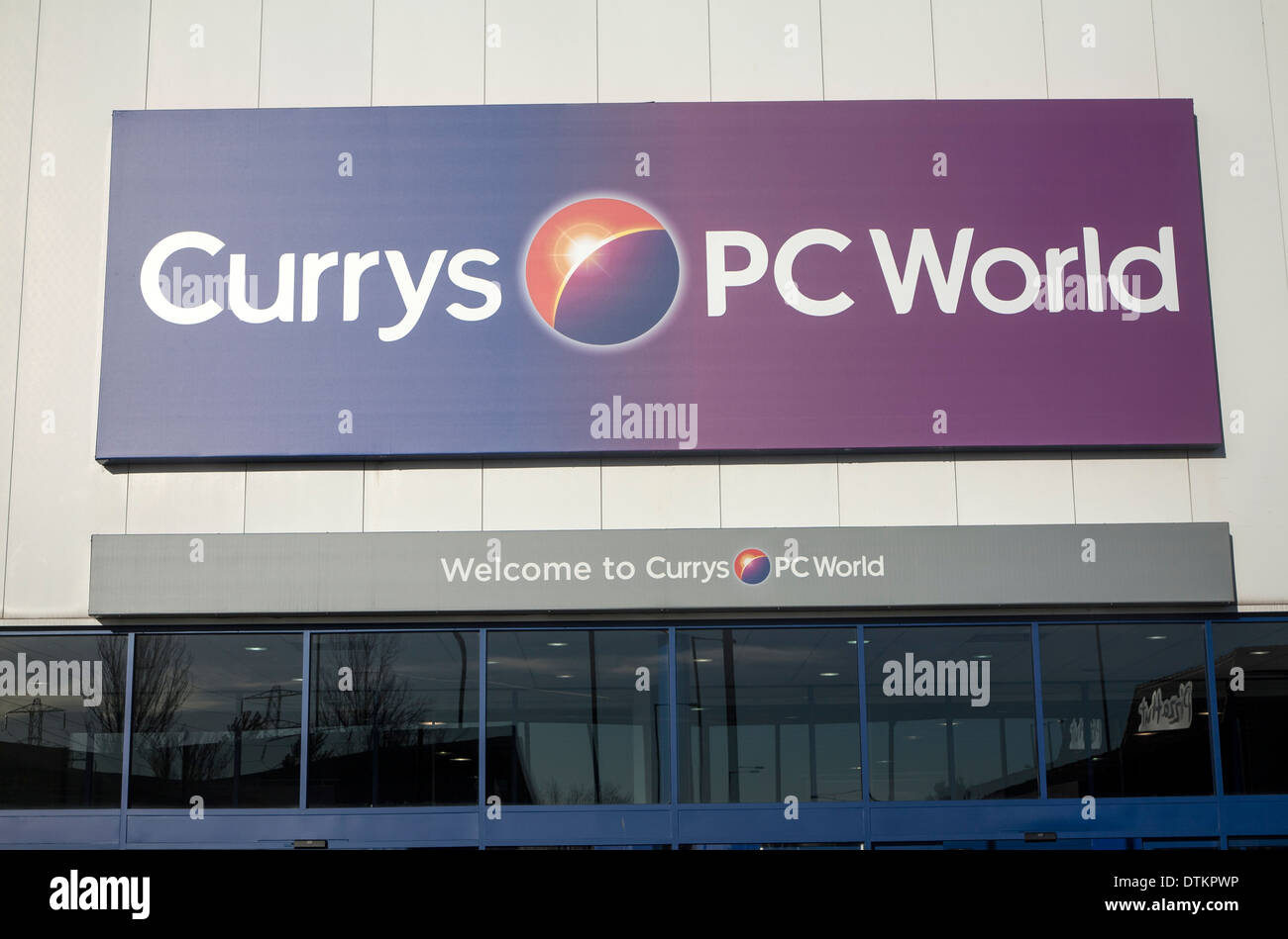 Shop segno per combinati Currys e PC World store presso a Copdock, Ipswich, Suffolk, Inghilterra Foto Stock