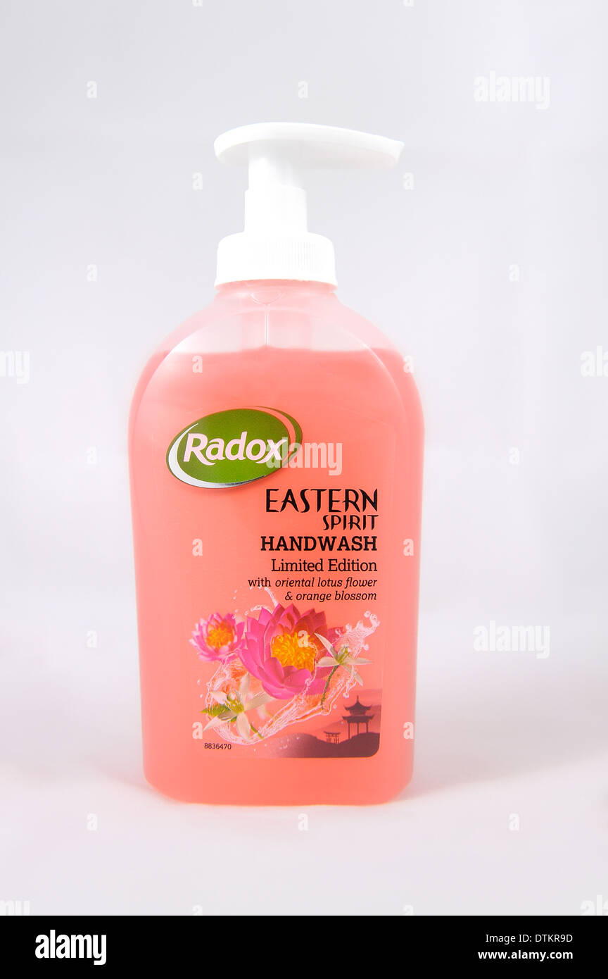 Radox spirito orientale lavamani oriental fiore di loto e fiori d'arancio Foto Stock