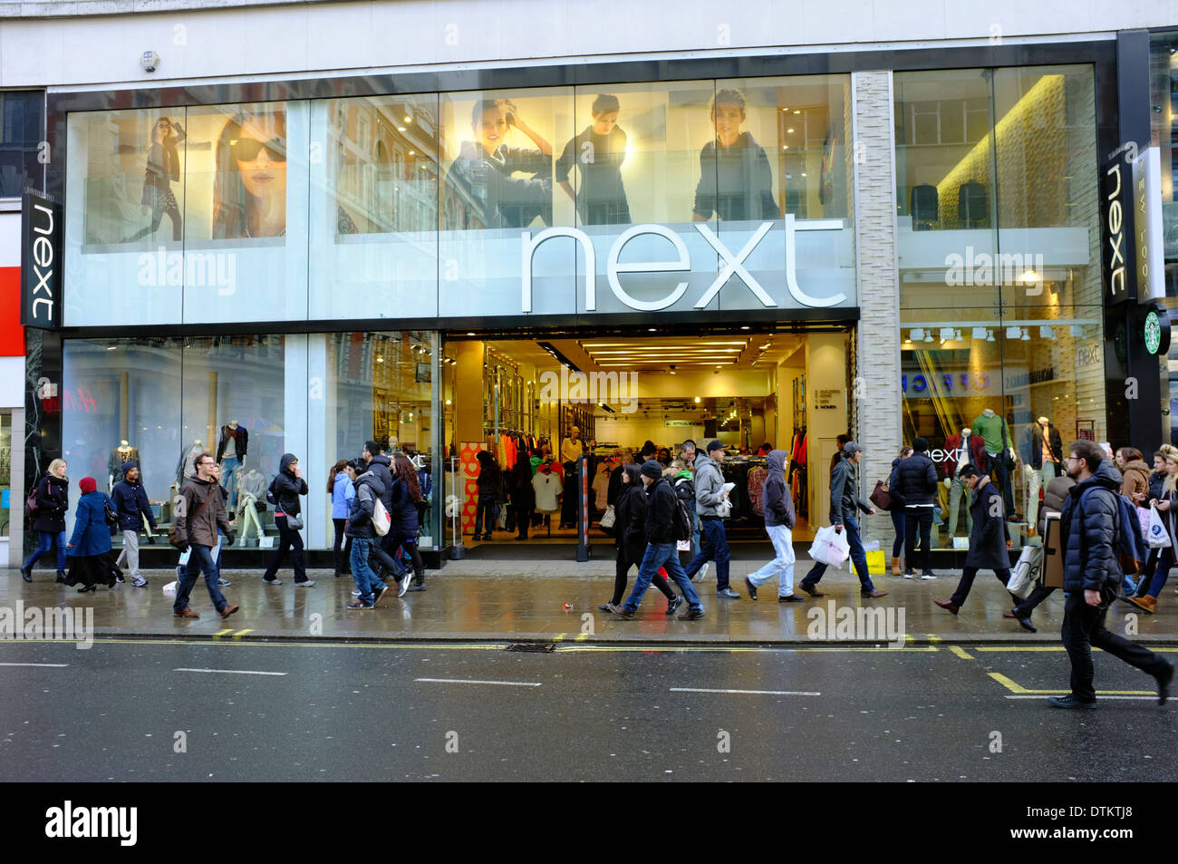 Il prossimo negozio di abbigliamento su Oxford Street, Londra Foto Stock