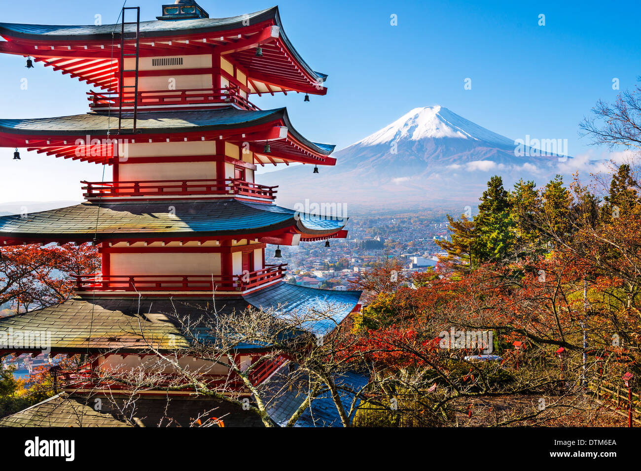 Monte Fuji e Chureito pagoda in Giappone. Foto Stock