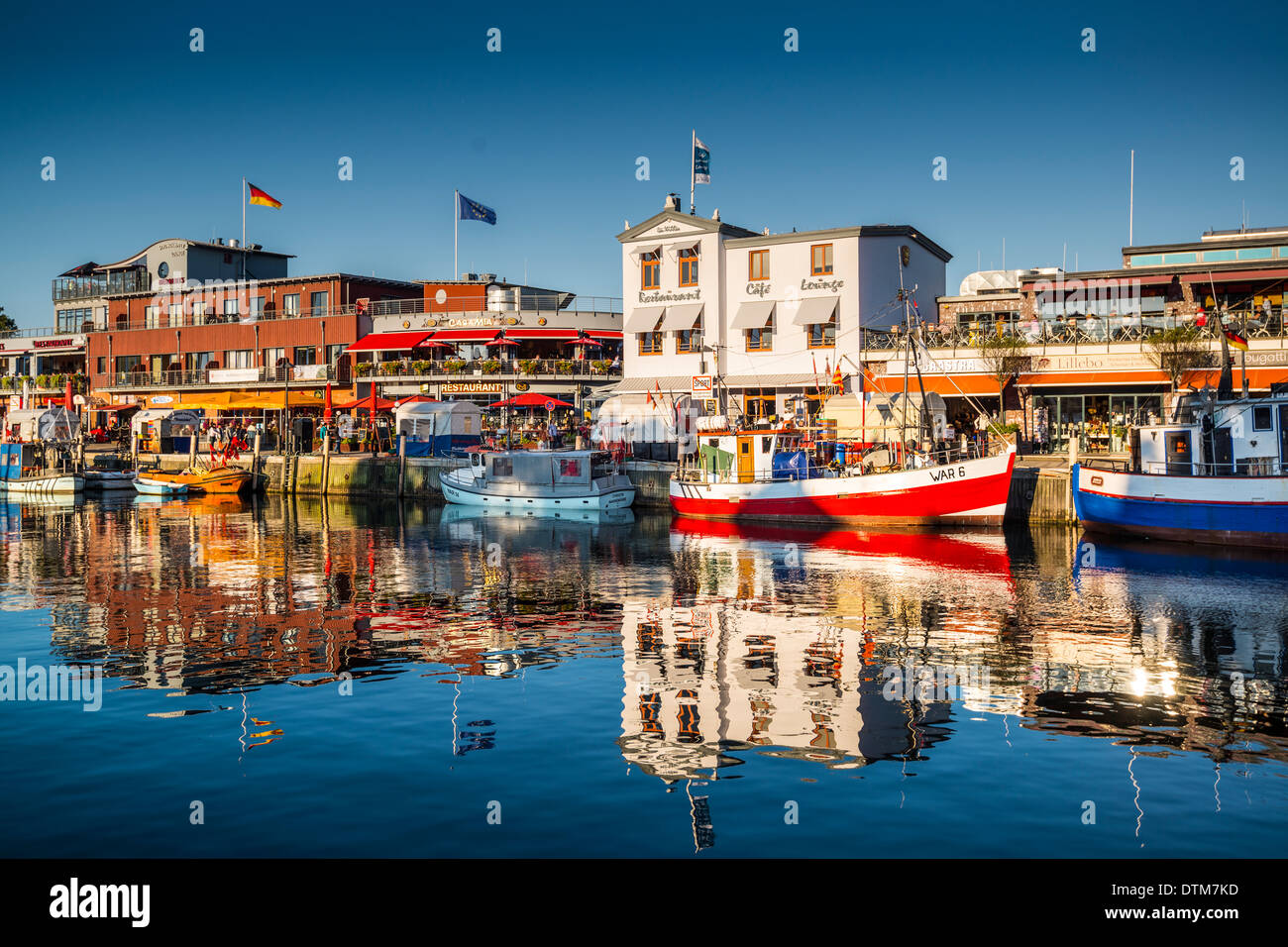 Warnemunde, Germania su Alte Strom canale vecchio. Foto Stock