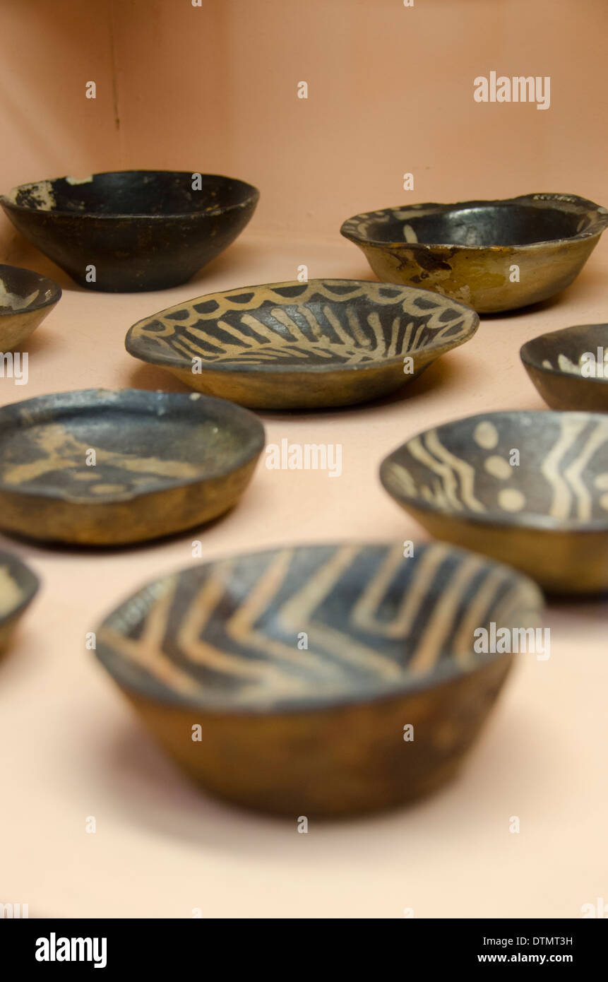 Il Brasile, Amazon, Manaus, Il Museo Indiano. Tradizionale Indiano indigeni in ceramica. Foto Stock