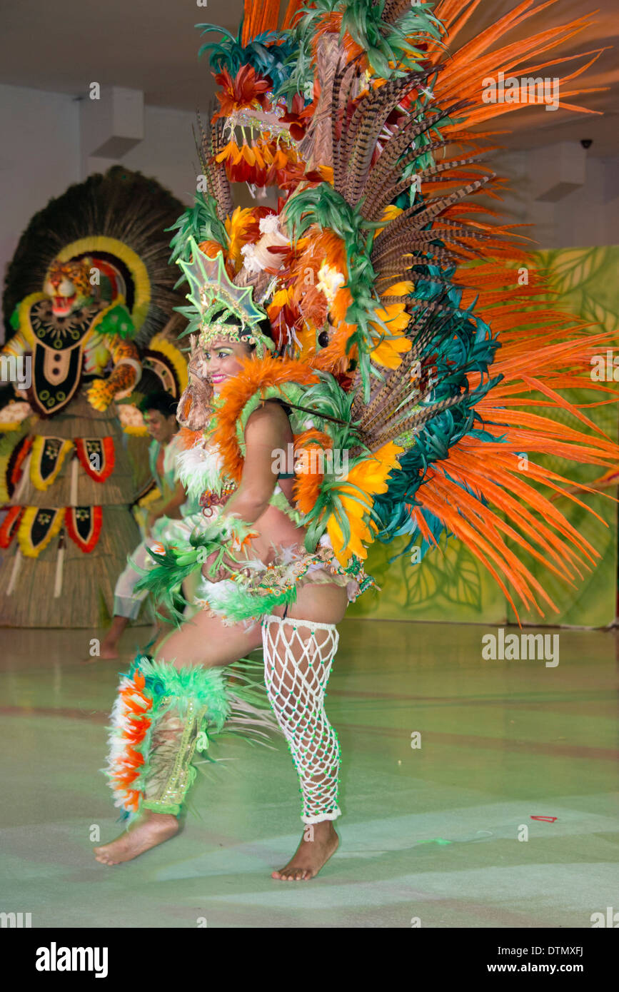 Il Brasile, Amazon, Parintins. Boi Bumba spettacolo folcloristico. Parintins ospita annuali Boi Bumba Festival Foto Stock