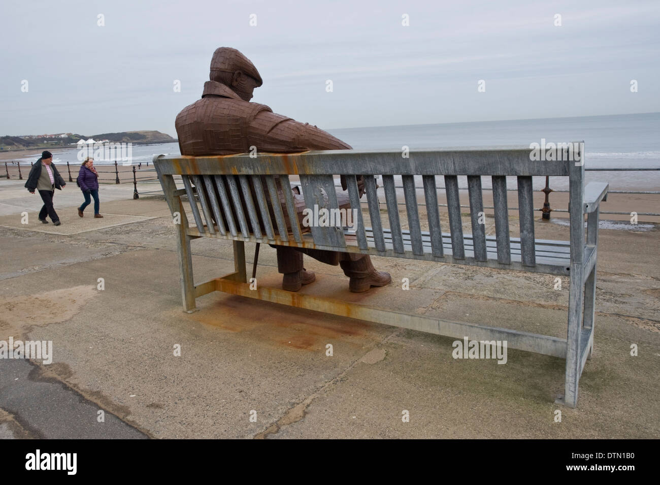 Freddie Gilroy & Belsen lottatori scultura a North Beach in Scarborough North Yorkshire England Regno Unito Foto Stock