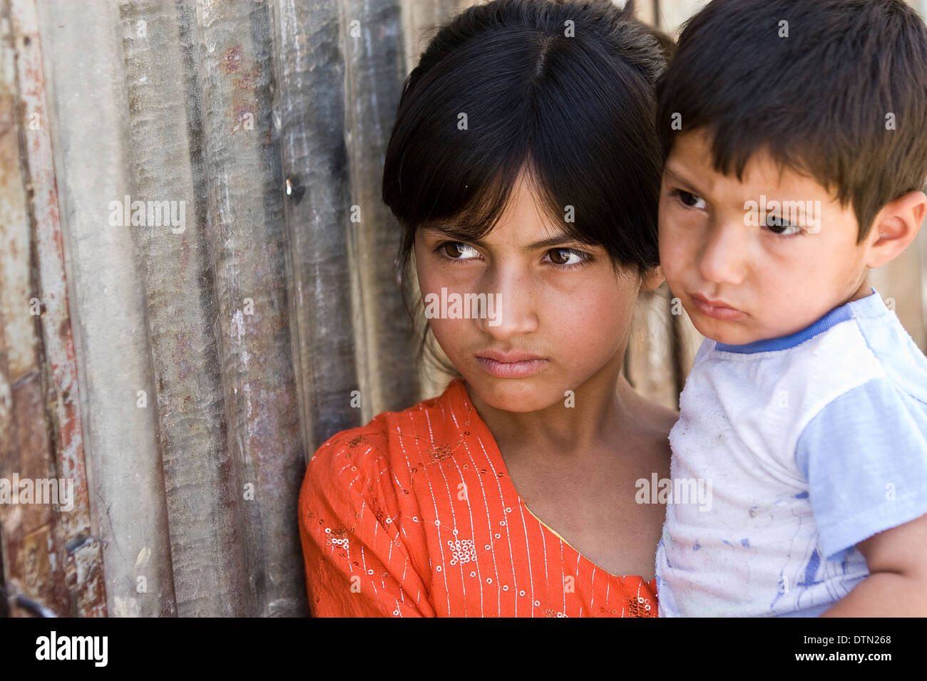 Bambini orfani in una foster home nel sobborgo di Kabul, Afghanistan 2009 Foto Stock