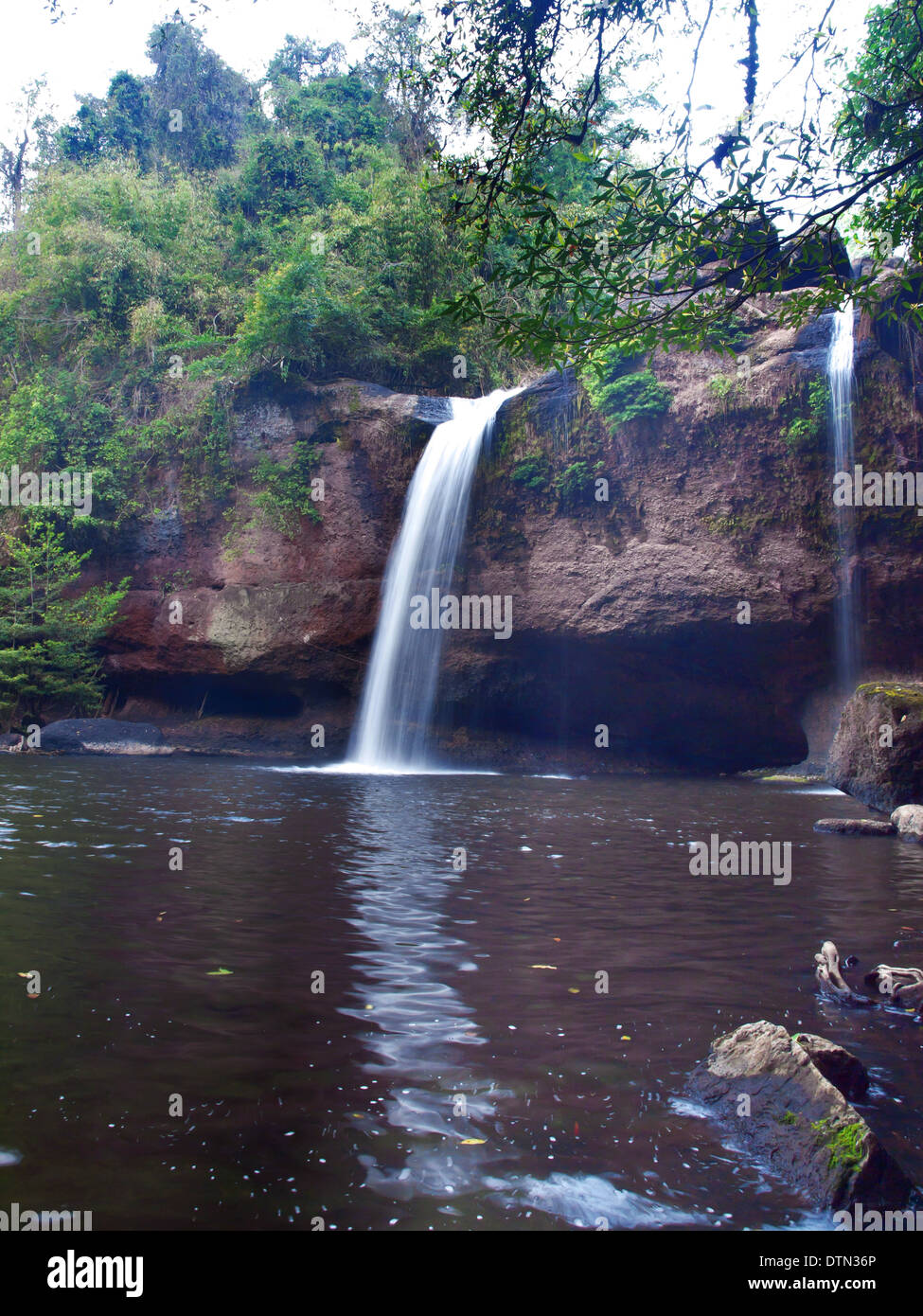 Haew Suwat cascata Foto Stock