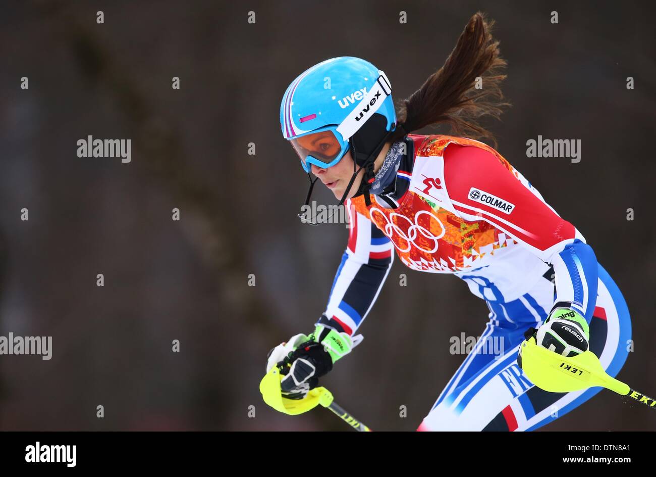 Sochi, Russia. 21 feb 2014. Nastasia Noens di Francia compets nella donna lo Slalom 1 dello sci alpino evento in Rosa Khutor Alpine Center a Sochi 2014 Giochi Olimpici, Krasnaya Polyana, Russia, 21 febbraio 2014. Foto: Michael Kappeler/dp Credit: © dpa picture alliance/Alamy Live News Foto Stock