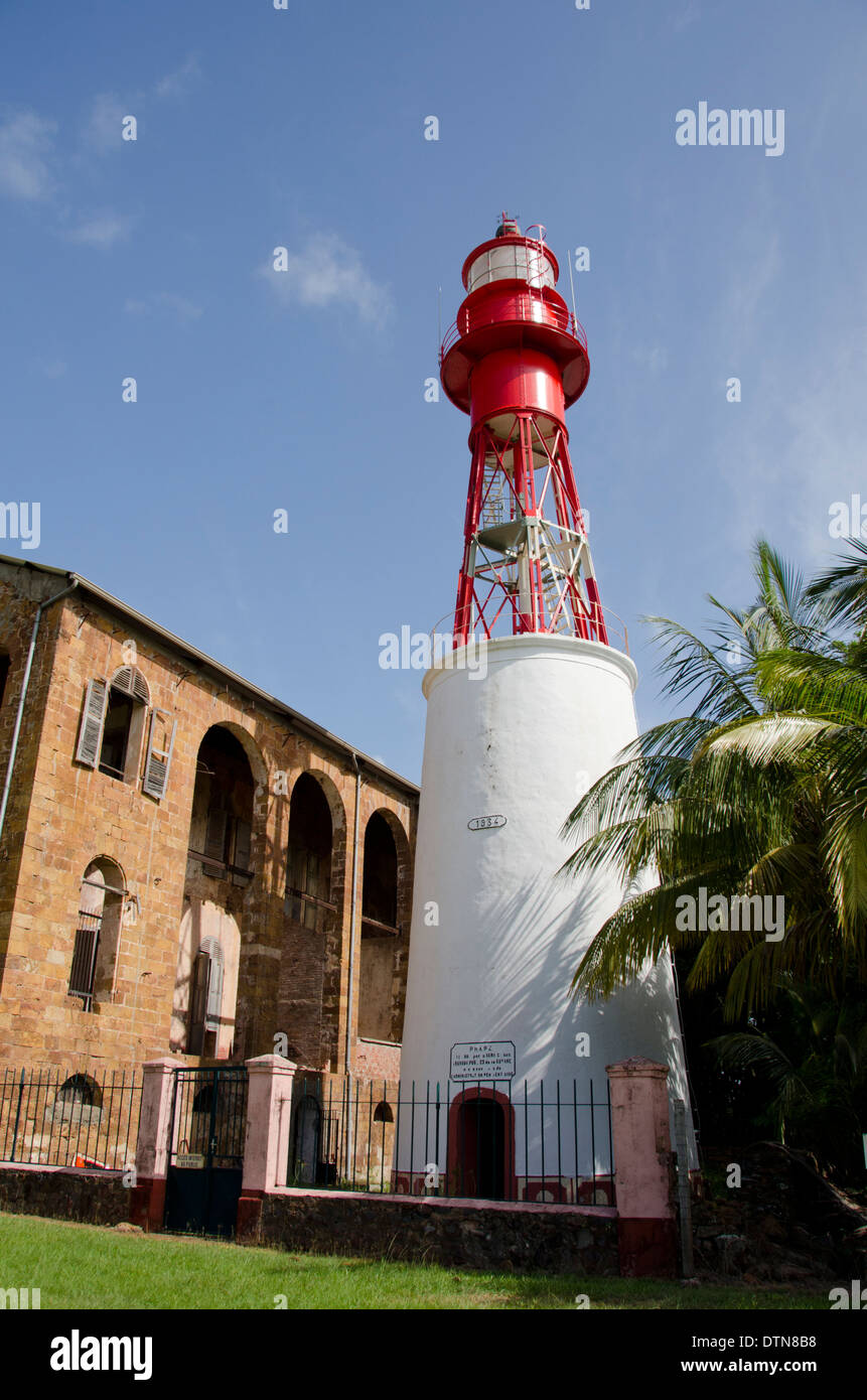 Guiana francese, salvezza isole. Ile Royale home al famigerato colonia penale. Island Lighthouse, circa 1934, ancora oggi in uso. Foto Stock