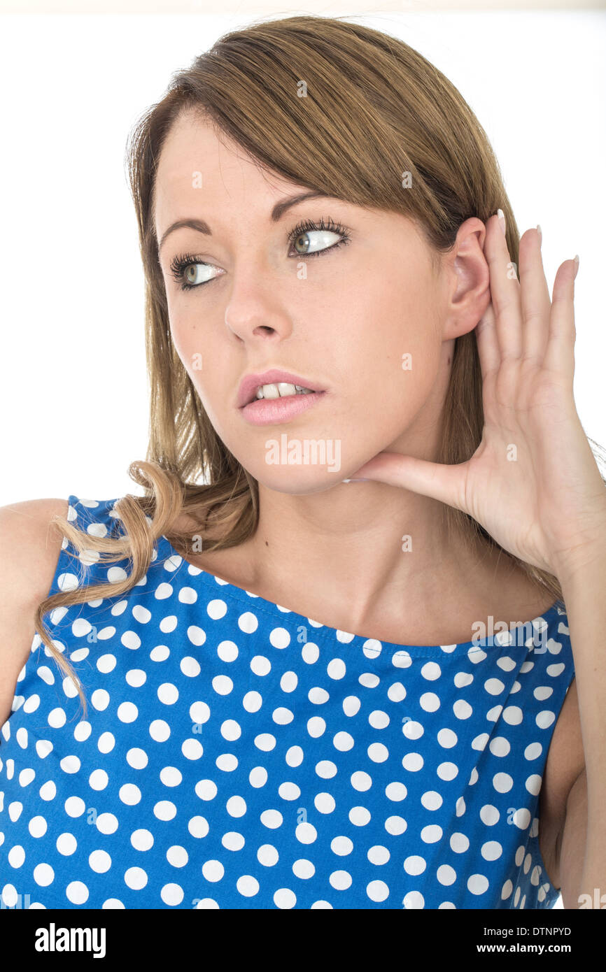 Giovane donna indossa blue polka dot dress intercettazioni Foto Stock