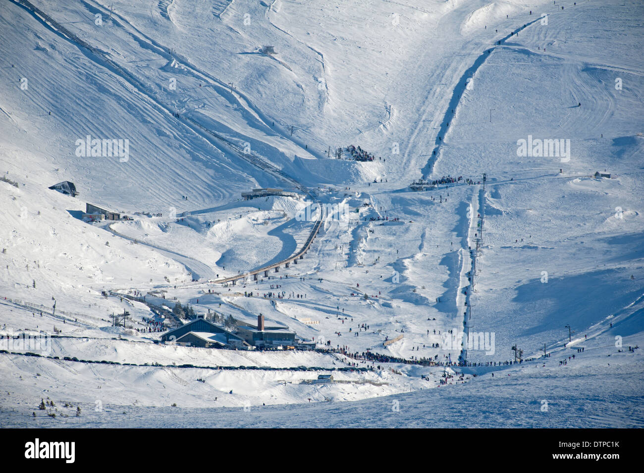 La Cairngorm inferiore per lo sci di fondo di tutto il White Lady e la canna della pistola viene eseguito. SCO 9013 Foto Stock