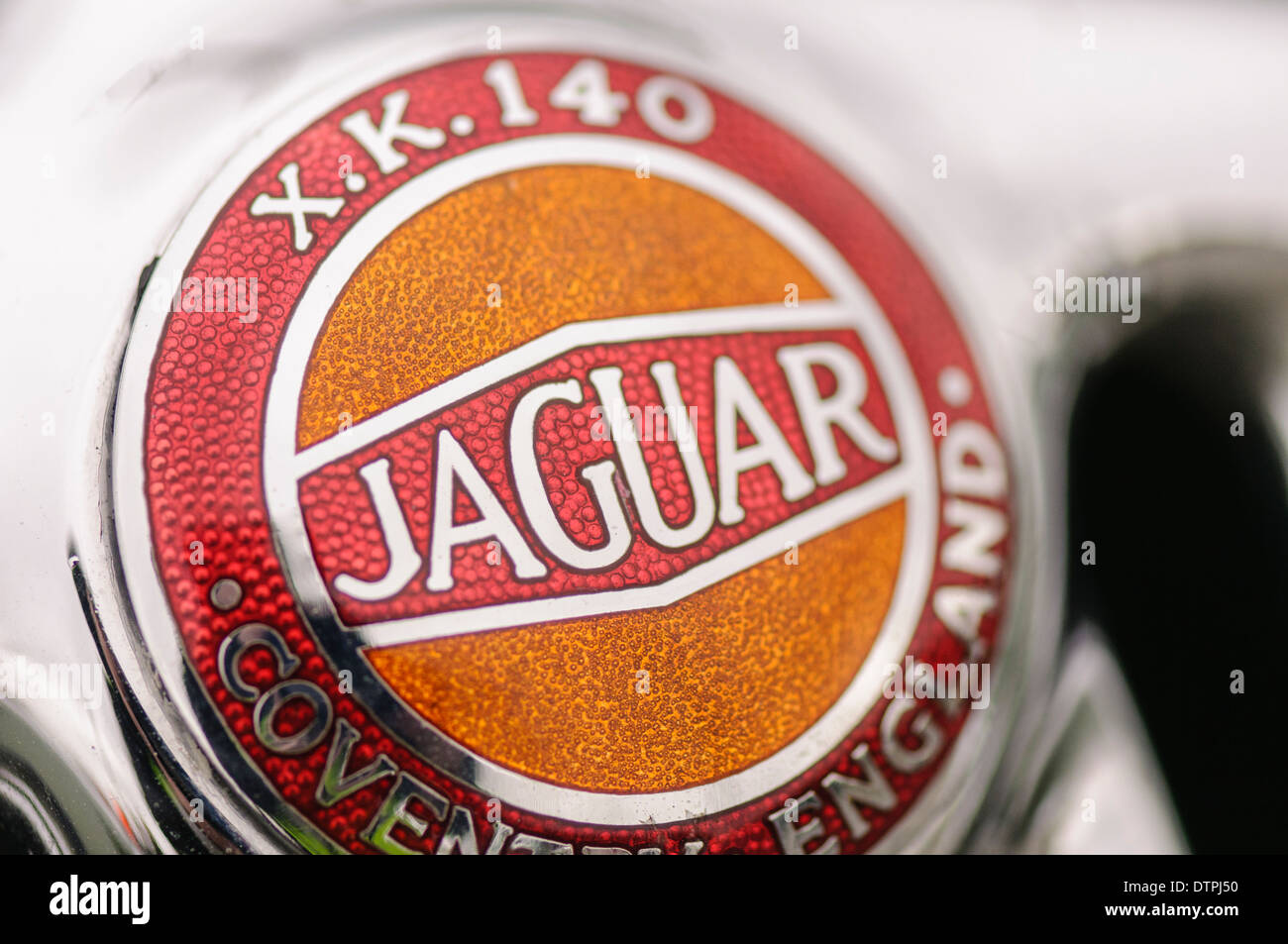 Emblema di una Jaguar XK140 Foto Stock