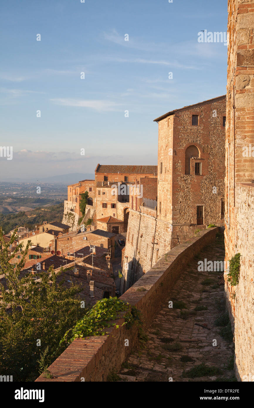 Montepulciano, una vecchia città collinare della provincia di Siena Toscana meridionale, Italia. Credito Jo Whitworth Foto Stock