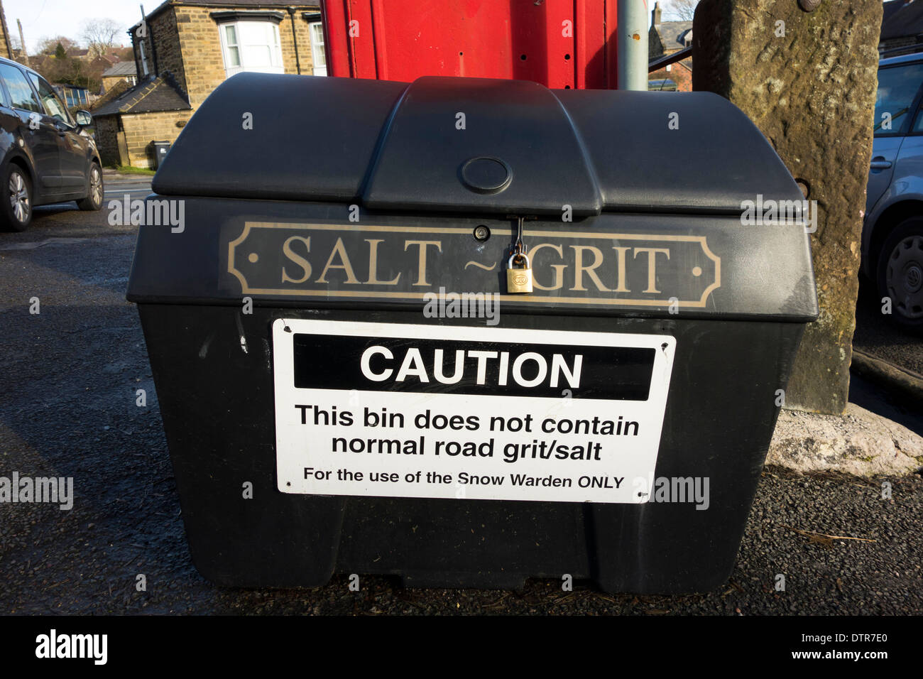 Una grinta bin in un villaggio in U.K. Foto Stock