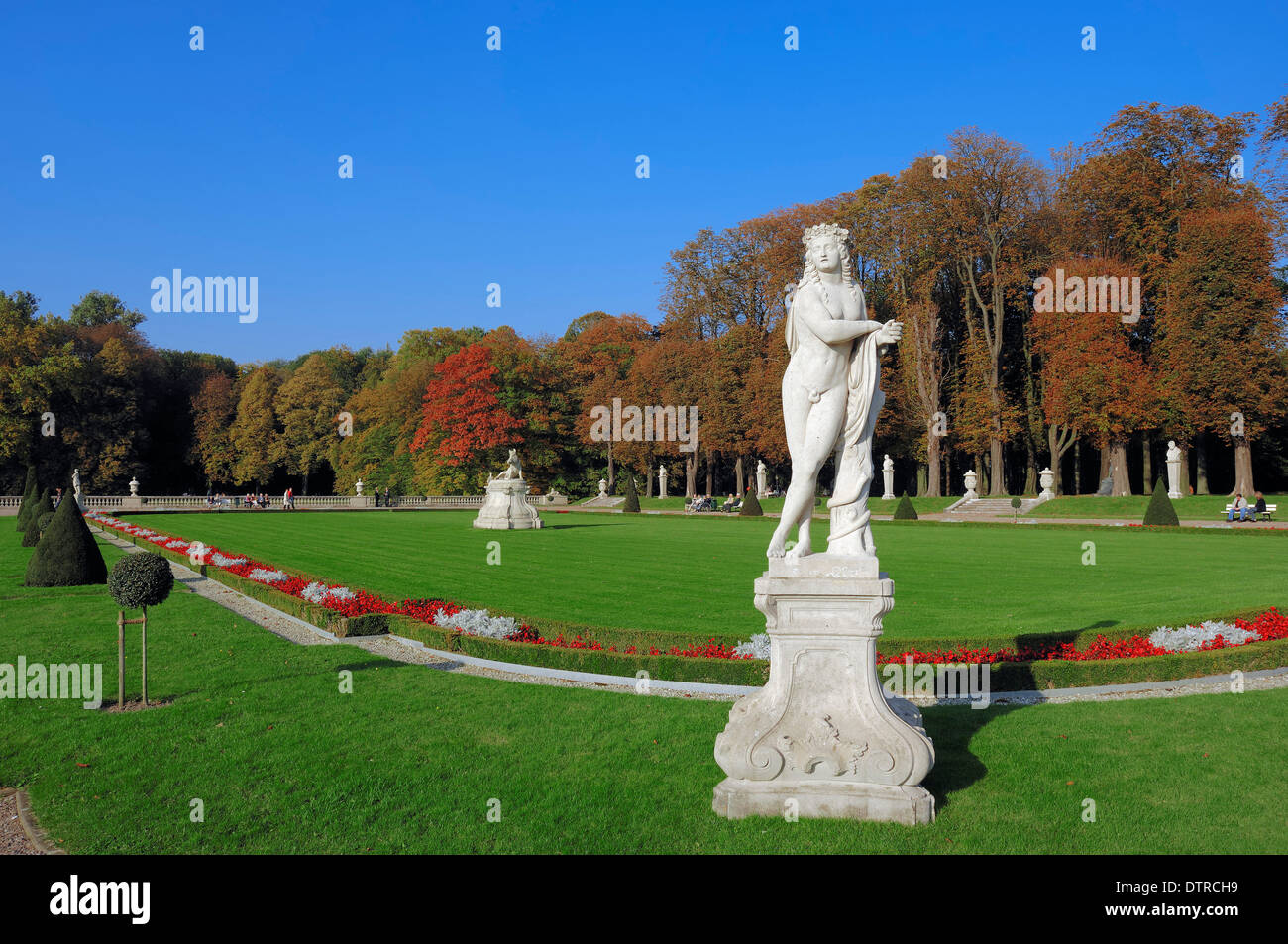 Statua nel giardino del castello barocco Castello moated Nordkirchen, Munsterland, Nord Reno-Westfalia, Germania Foto Stock