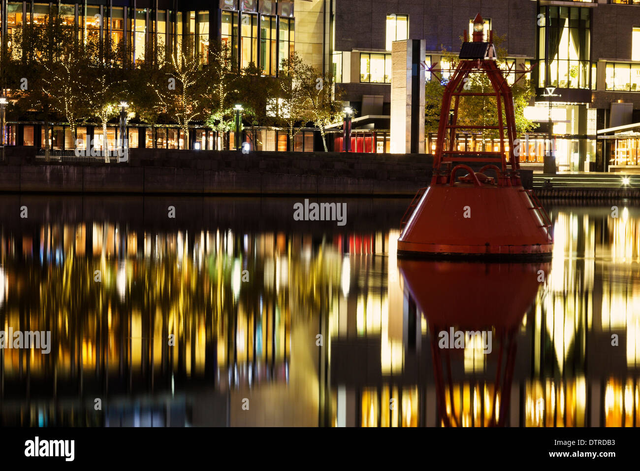 Faro sul fiume Yarra nel centro cittadino di Melbourne, Australia Foto Stock