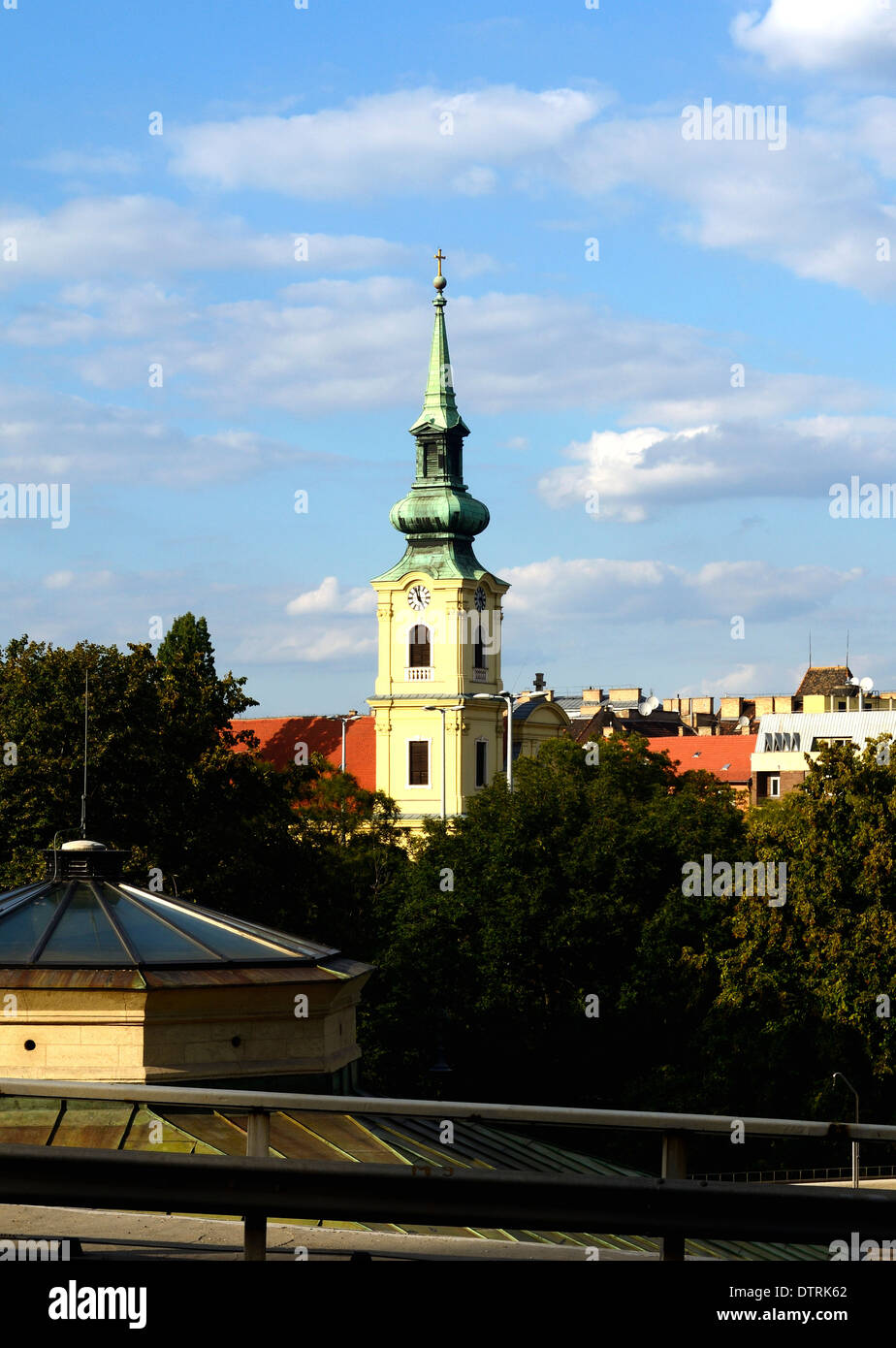 Ungheria Budapest vista panoramica dalla collina Gellert, Taban chiesa parrocchiale torre Foto Stock