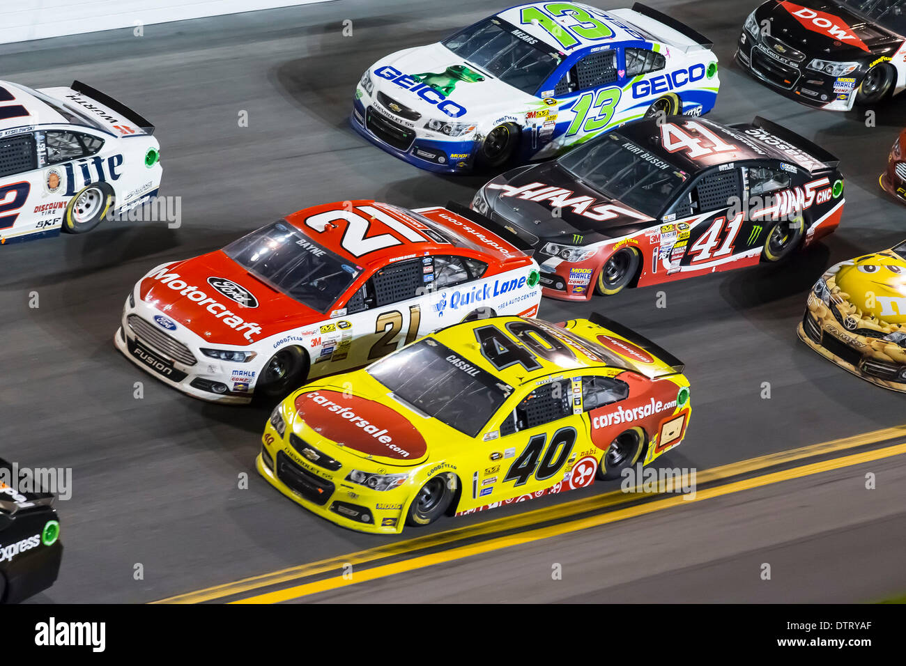 Daytona Beach, Florida, Stati Uniti d'America . 23 feb 2014. Daytona Beach, NC - Feb 23, 2014: la NASCAR Sprint Cup Series le squadre a prendere il via per la cinquantaseiesima annuale di Daytona International Speedway al Daytona International Speedway di Daytona Beach, NC. Credito: csm/Alamy Live News Foto Stock