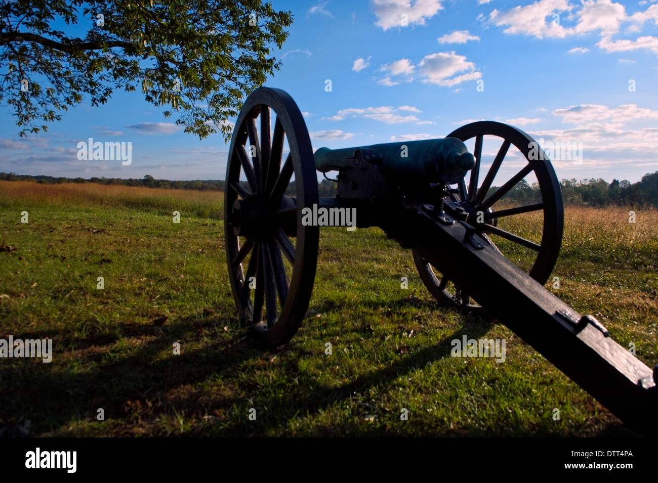 Un cannone solitario sul campo di battaglia di Manassas in Virginia. Una guerra civile americana la battaglia è stata combattuta qui in1862. Foto Stock