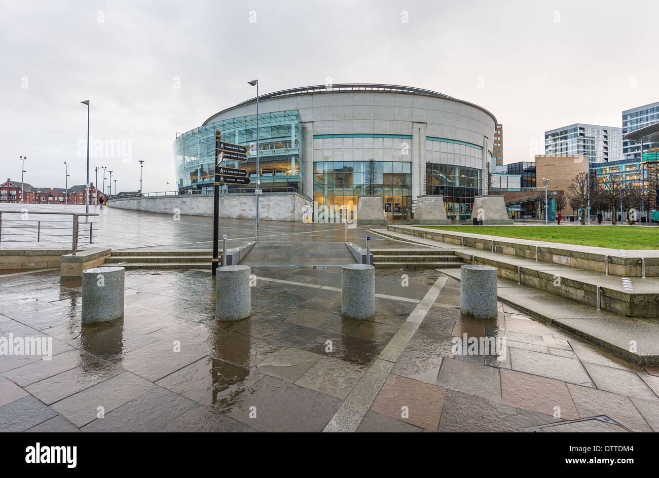 Il Waterfront Hall è una installazione polivalente, a Belfast, Irlanda del Nord, progettato da architetti locali' impresa. Foto Stock