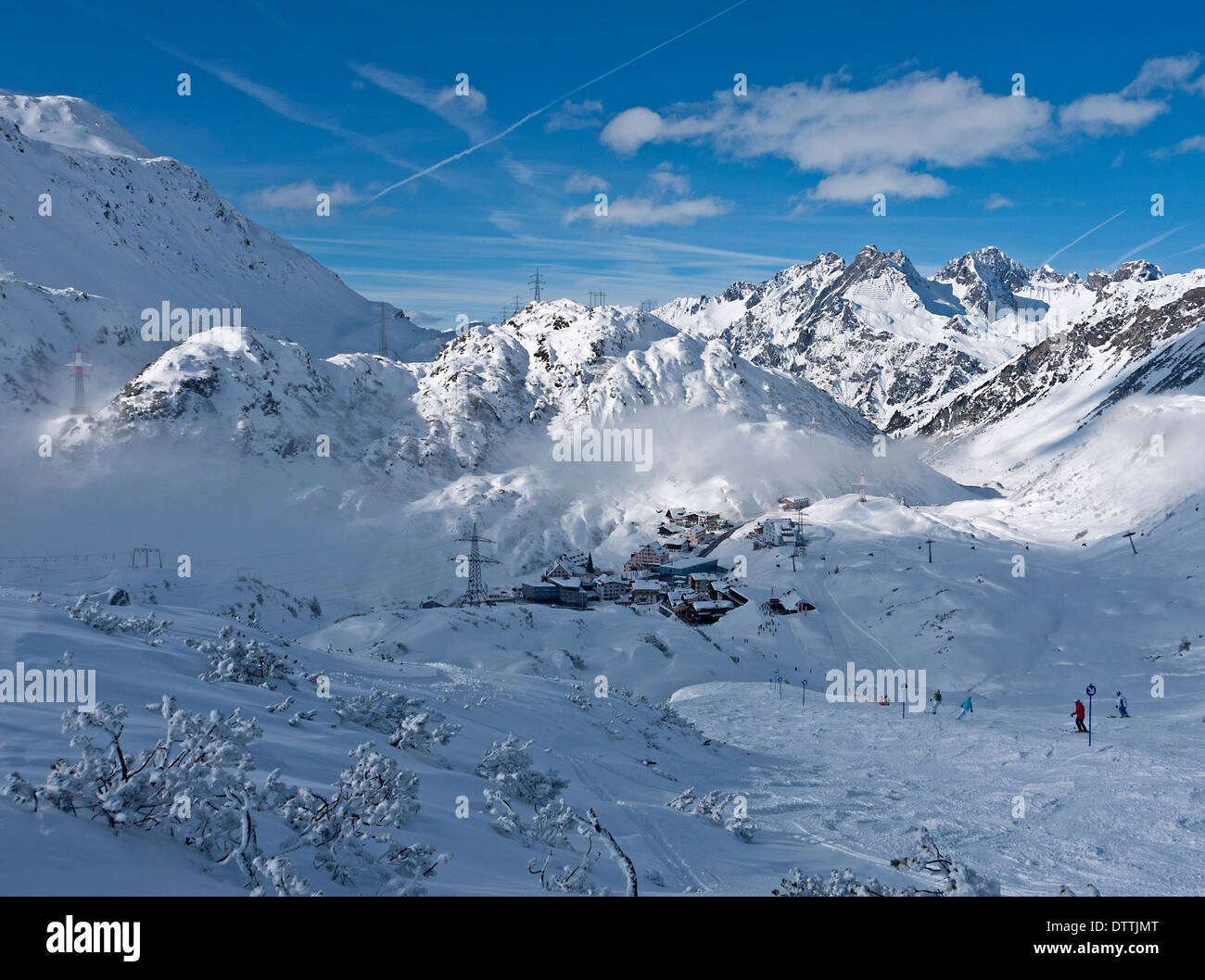 Vista generale del villaggio austriaco di St Christoph nell'Arlberg. Legata alla St Anton, Lech e Zurs Foto Stock